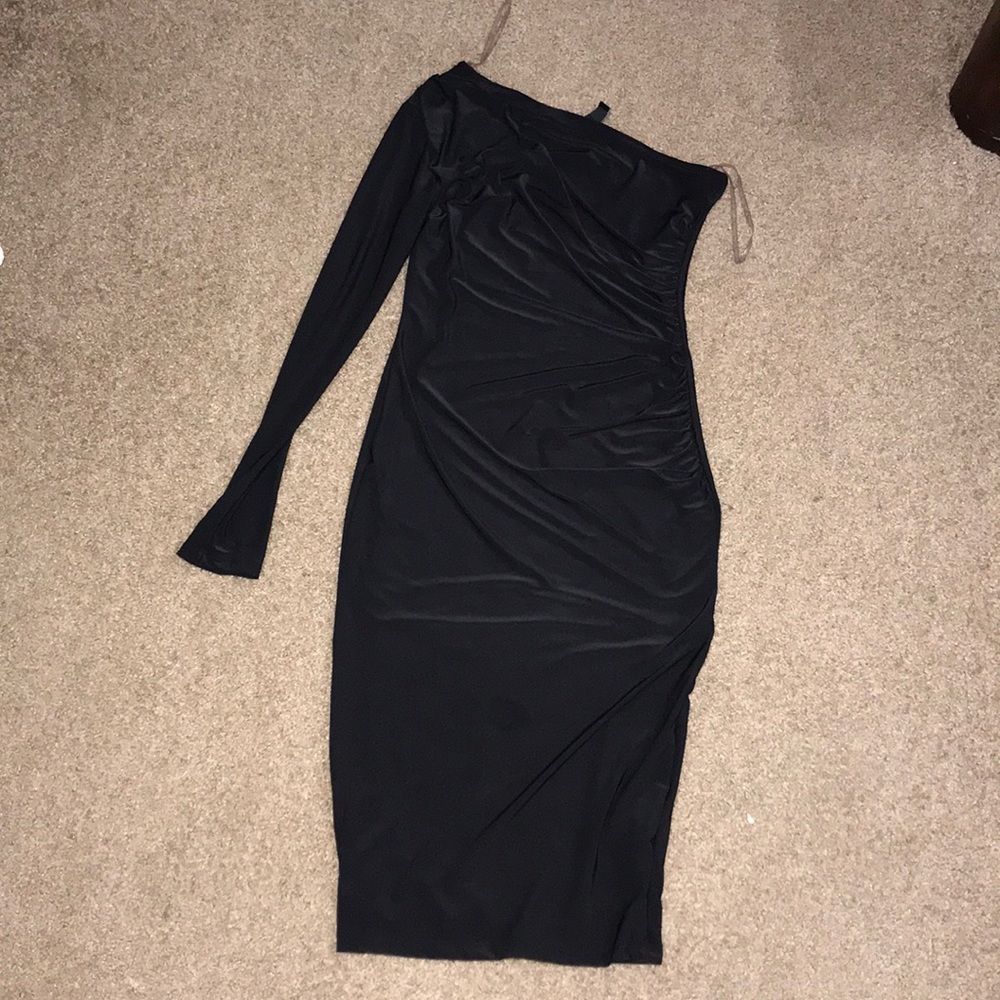Black midy dress